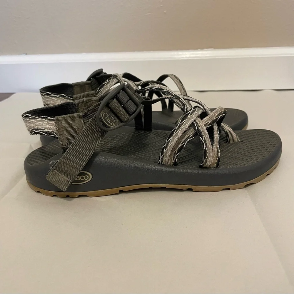 Chaco Women's Apex Gray Strappy Sandals US 8 Toe Loop Flats Outdoor Hiking - Picture 5 of 8